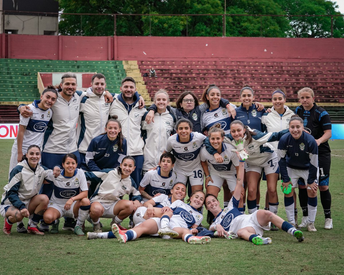 ⚽️ El Lobo superó 3-2 a Peñarol en la tanda de penales y se quedó con el tercer puesto de la Brasil Ladies Cup.

Sofía Olivera fue la figura con 4 penales atajados. 🔥