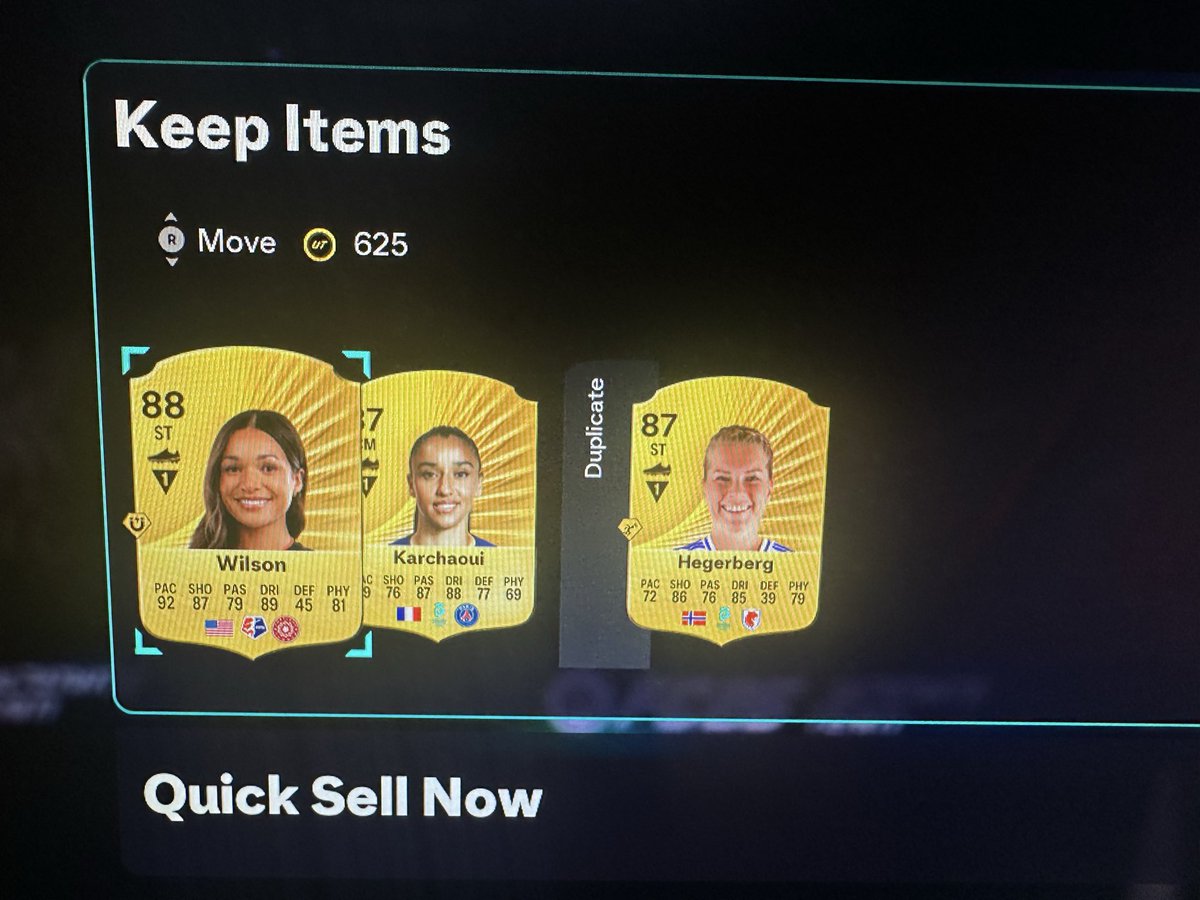 HowlinInTNorth's tweet image. WEEKEND #3 - 12-3 for the third week running. I used two different teams. I was 7-0 with the Liverpool team but then lost 3 in a row yesterday. Finished 9-3. Switched teams and won the rest tonight 3-0. Team is huge this year. Wilson saved rewards 🙌🏻 #FC26 #ultimateteam #Champs