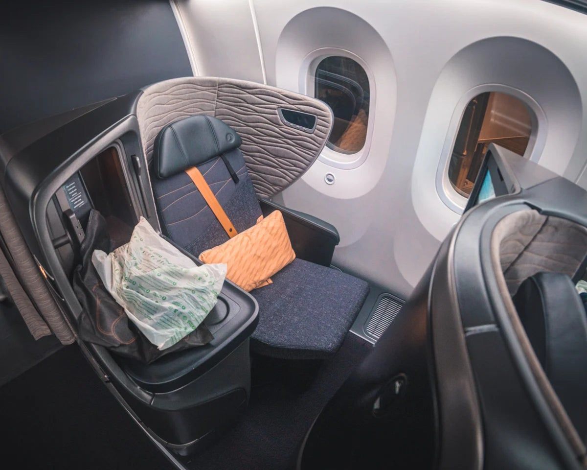 You can secure these flights for as few as 44,000 points one-way in business or 27,000 in economy —but you’ll need to move fast: a popular transfer bonus ends tomorrow, October 18, 2025. upgradedpoints.com/news/award-ale…