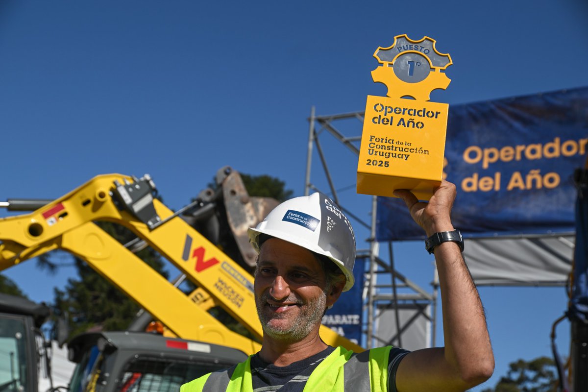 fconstruccionuy's tweet photo. 💪 ¡Ya tenemos a los ganadores del Operador del Año 2025!

🥇 1° lugar: Gaspar Balao — ⏱️ 8:31,77
🥈 2° lugar: Lucas Rodríguez — ⏱️ 9:03,72
🥉 3° lugar: Martín Villanueva — ⏱️ 9:30,97

#FeriaDeLaConstrucción2025 https://t.co/OAhyDyMQCN