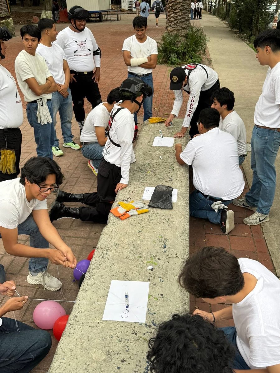 Rescate_Condor's tweet image. Actividades del Curso Institucional Introducción a la Gestión Integral del Riesgo y Protección Civil, para los elementos del escalafón básico de adiestramiento.

#CóndorCercaDeTi
#ProteccionCivil_
#Voluntarios
#CDMX
#rescate