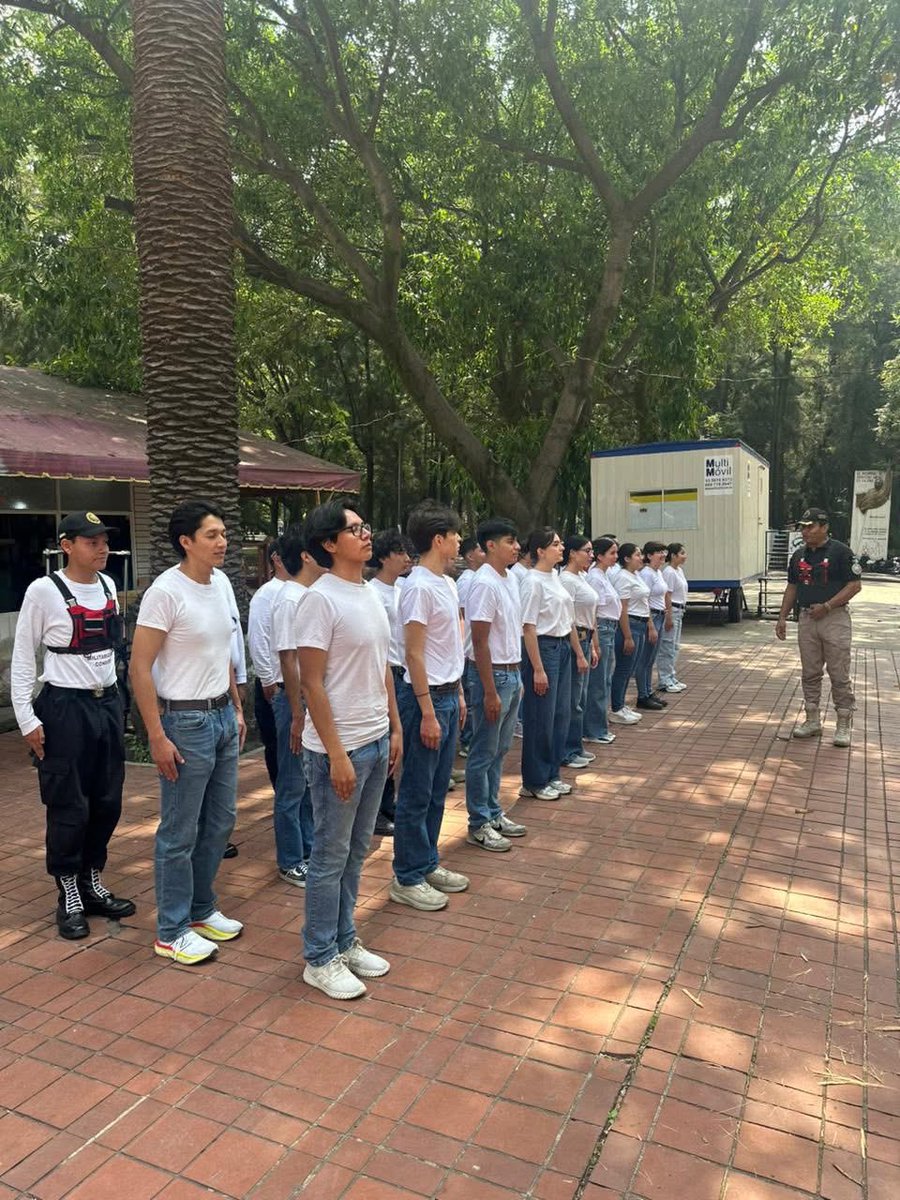 Rescate_Condor's tweet image. Actividades del Curso Institucional Introducción a la Gestión Integral del Riesgo y Protección Civil, para los elementos del escalafón básico de adiestramiento.

#CóndorCercaDeTi
#ProteccionCivil_
#Voluntarios
#CDMX
#rescate