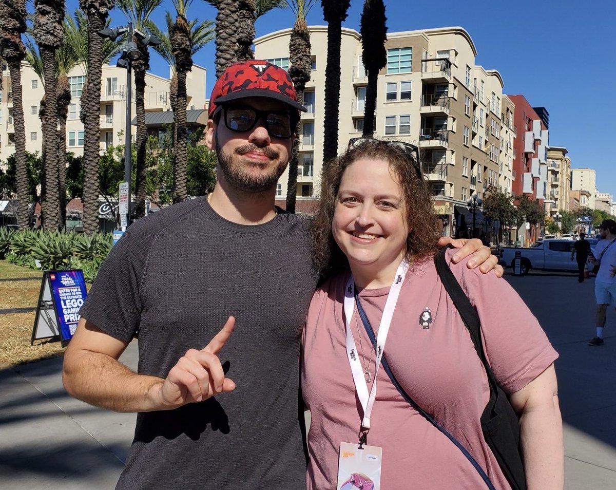 oracle_chick's tweet image. Found streamer #4. Mod punch card completed. Happy to finally meet @TypicalGamer in person (@samararedway too!). Of course we mostly talked about LEGO 💜