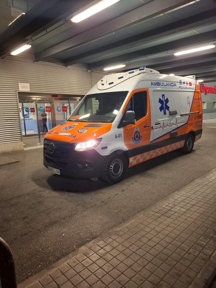PCivilMejorada's tweet image. #MejoradaDelCampo durante toda la noche de ayer sábado y parte de la madrugada, estuvimos presentes por todo el municipio durante el evento del #SurvivalZombie  con 3 dotaciones:  2 ambulancias y 1 VIR 4x4 cardioprotegido, acompañados de @PoliciaMejorada.

#LasProtesCuentan