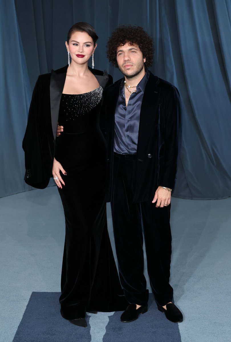 ¡TAN LINDOS! #SelenaGomez y #BennyBlanco en su primera aparición pública después de su boda 🥺

Y fue en la alfombra roja de la Gala del Museo de la Academia 2025 ✨❤️