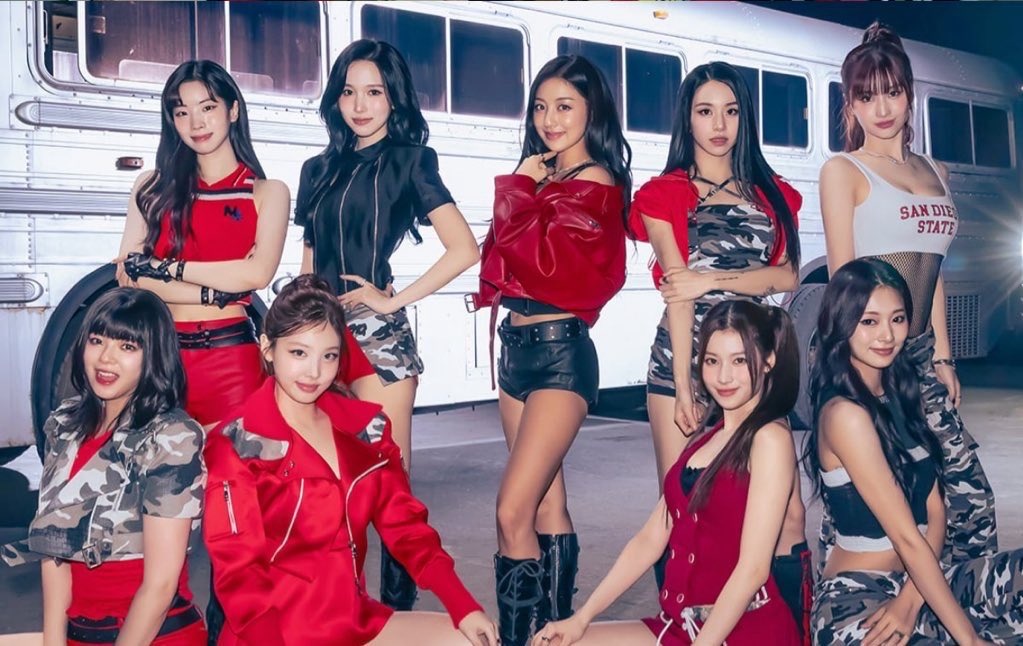 TWICE PUBLI tweet media