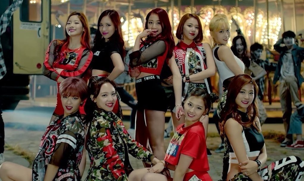 TWICE PUBLI tweet media