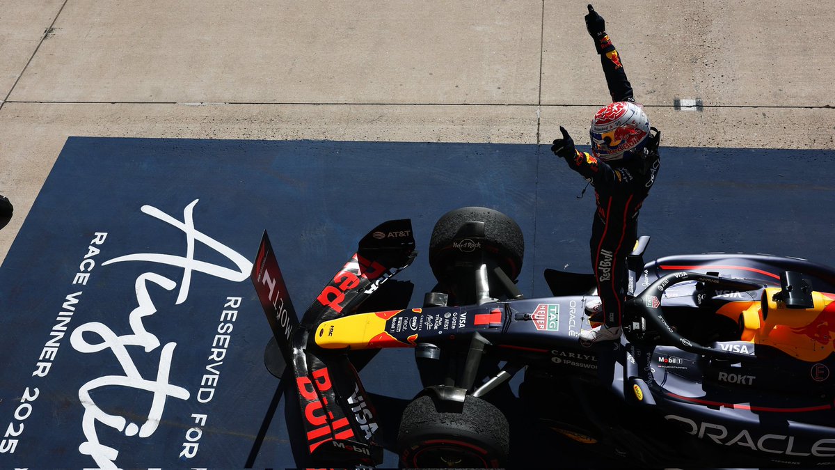 RB_RacingTR's tweet photo. Super Max.
#AmericaGP🇺🇸 | #RedBullRacing https://t.co/If7EUd4gfD