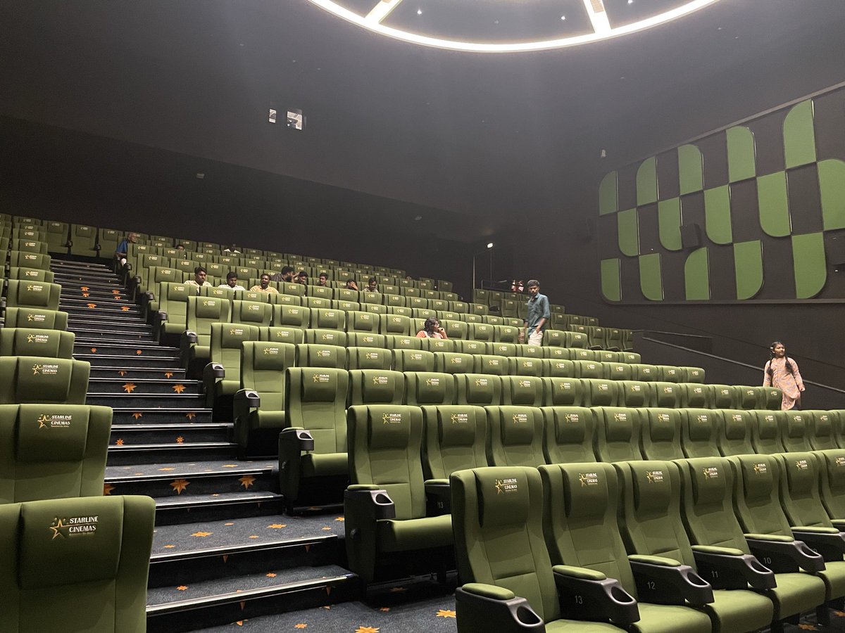 sandyy_2910's tweet photo. #Starlinecinemas AUDI 1 review.
No compromise in audio clarity and calibration.
2K projection good. Big screen apt for the AUDI.
DOLBY 7.1, QSC speakers.
Seats are same as AUDI 2,3 but green colour.
Peace point: K11.
NOTE: No recliner seats in this AUDI.
#SandyX #thanjavur https://t.co/8s7G6zhirD