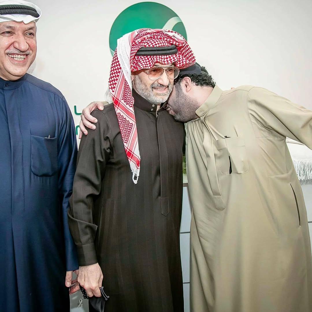 SReemwaleed's tweet photo. بحضور سيدي صاحب السمو الملكي الأمير الوليد بن طلال ومعالي المستشار تركي آل الشيخ رئيس هيئة الترفية والأستاذ سالم الهندي الرئيس التنفيذي لشركة روتانا أثناء زيارتة إلى لشركة روتانا
.
.
#الوليد_بن_طلال #الرياض #الهلال #السعوديه #اكسبلور
#روتانا_ #روتانا_خليجية #fyp #explore https://t.co/bj0MzsFshl