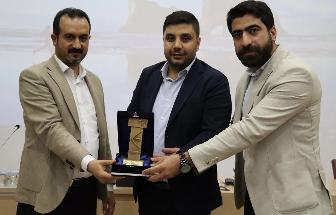 Şanlıurfa Barosu Meslekiçi Eğitim Komisyonunca düzenlenen Meslekiçi Eğitim Seminerleri kapsamında; " Sigorta Hukuku ve Sigorta Tahkim Uygulamaları " konulu eğitim seminerimiz Sigorta Tahkim Komisyonu Uyuşmazlık Hakemi Batman Barosu Üyesi Av. Osman KAVAK'ın sunumlarıyla,