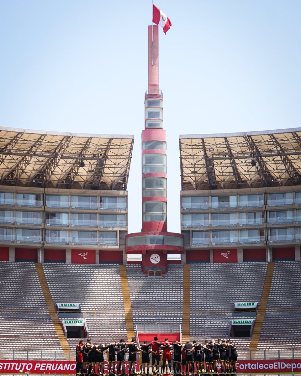 Universitario tweet media