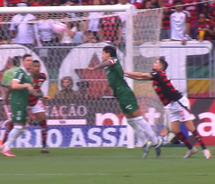 isaaftbl's tweet photo. Não irei elaborar muito, mas foi muito pênalti aqui. https://t.co/GLTQsC5bzj