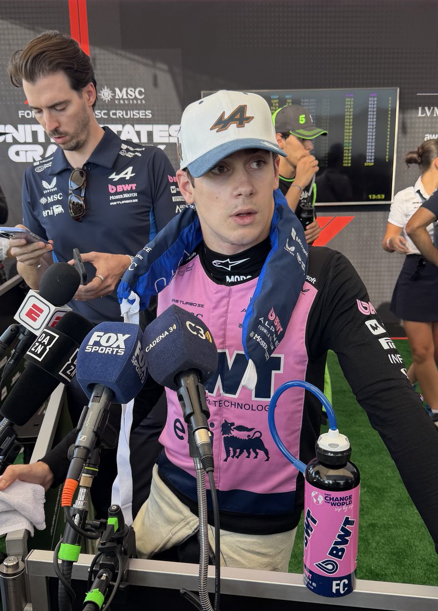 ⁦<a href="/FranColapinto/">Franco Colapinto</a>⁩ recién en el corralito. Dijo que lo pasó a Gasly porque venía más lento! Demostró carácter! Vamos! 💪🏻💪🏻🇦🇷