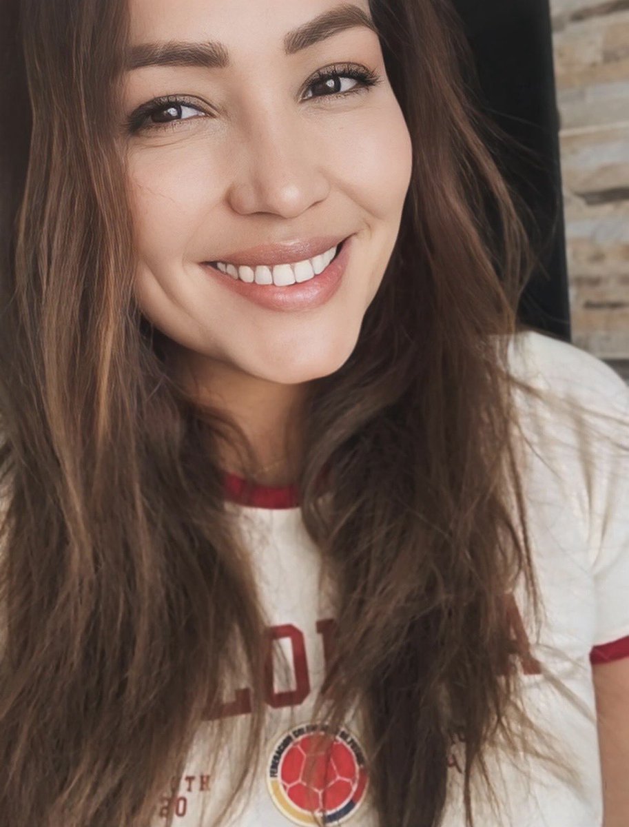 Me puse la camiseta a ver si me dan ganas de jugar o de beber como Dayro…
Lo que ocurra primero 😌🤍✨