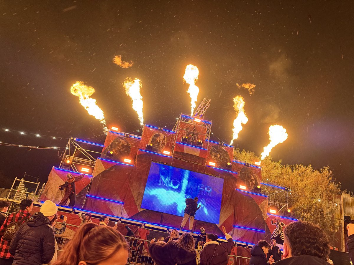 lottietravels91's tweet photo. Had #ABloodyGoodNight at @FearAvonValley yesterday. The Core and Vita Nova are totally unhinged mazes. A fab atmosphere with great street theatre, fire shows, lasers and all round good night. Thanks for the invite! #gifted #prinvite https://t.co/UY3ISa34xZ