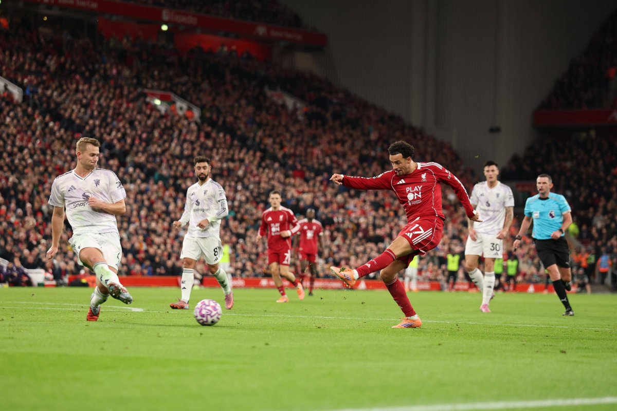 🔴 No Plan, No Rhythm, No Excuse

#LFC 1-2 #MUFC 

Arne Slot is managing Liverpool like a man pretending nothing is wrong. Three defeats in a row before the international break, and yet his response was to name the same eleven that lost at Chelsea. That is not faith in players,