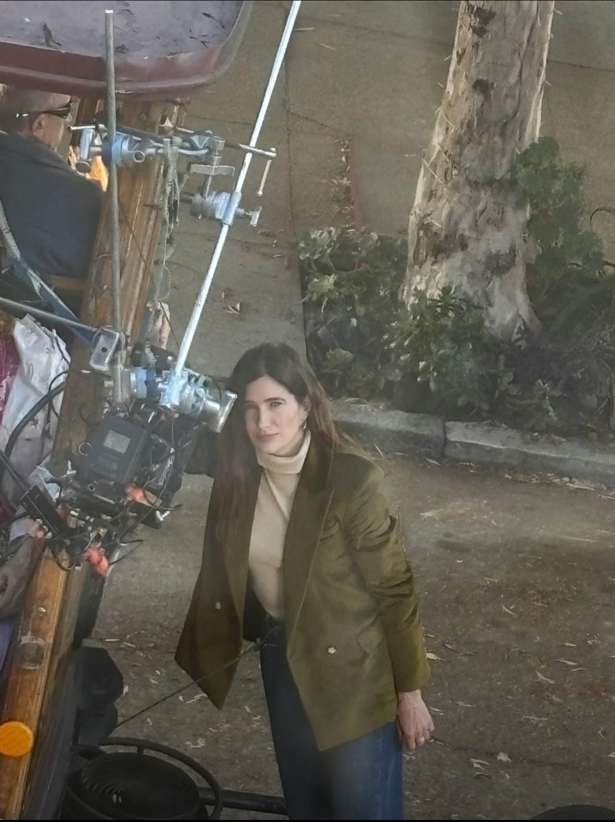 jesus christ, only kathryn hahn could’ve mogged this hard after doing some weird stunts