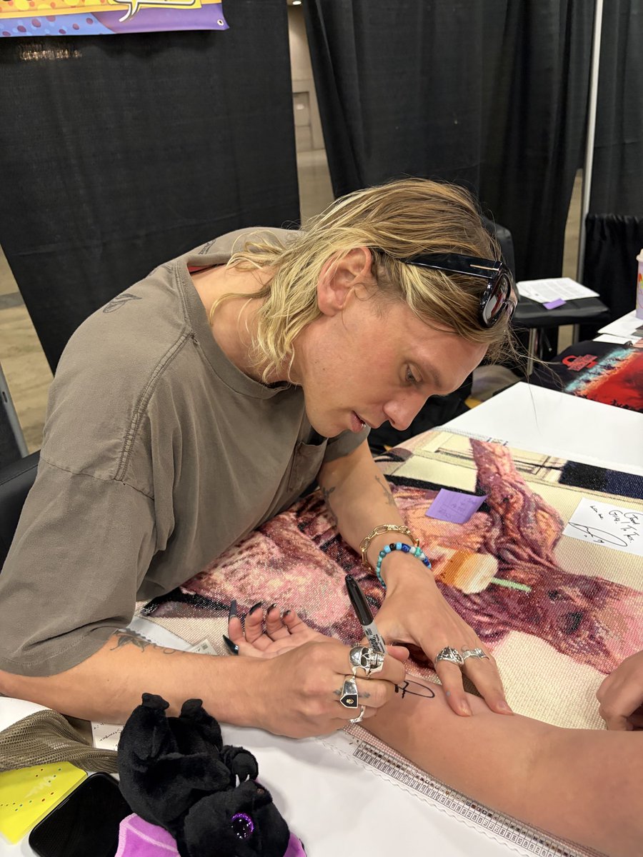 cetapedian_x's tweet image. I made a comment about how I listen to @tryquinn when I&apos;m crafting so naturally Jamie wrote a certain cheeky name on my arm when he signed🤪 he was obviously shocked when I showed him I got it tattooed. @tryquinn does this qualify me for my pink headphones now?😂