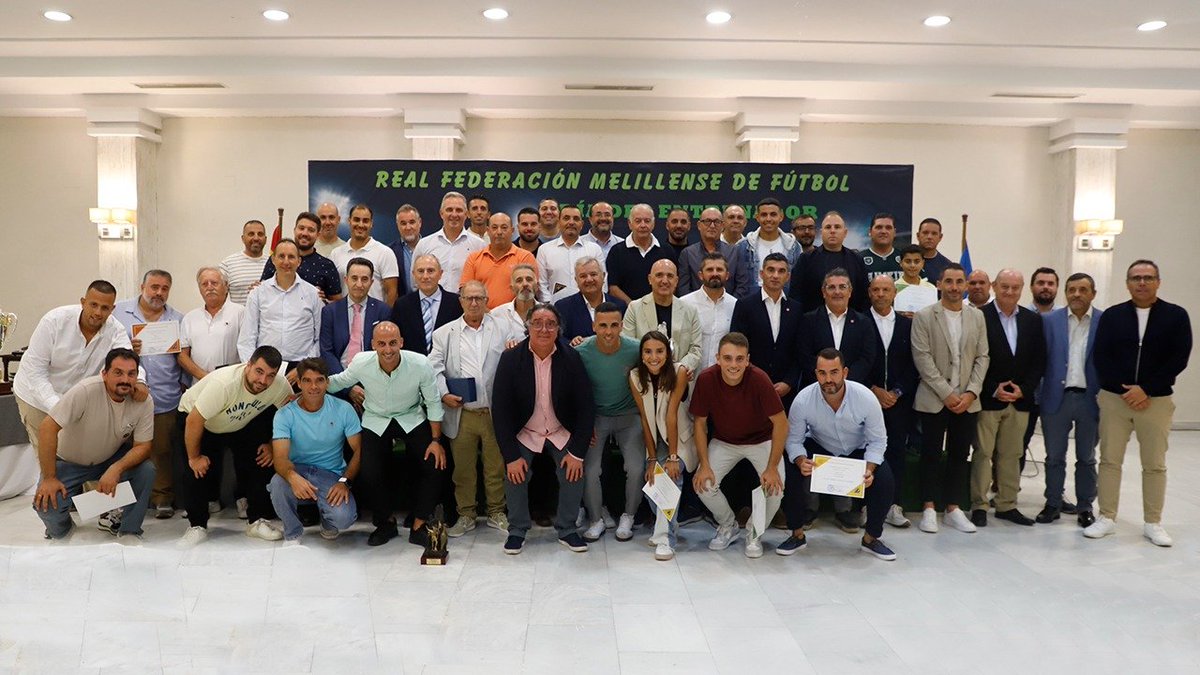 ⚽️ EVENTO | ‘IV Día del Entrenador’ de la <a href="/RFMF_MELILLA/">RFMF_MELILLA</a>

🙋🏻‍♂️ Entrevista a David Gordo (<a href="/SEFutbol/">Selección Española Masculina de Fútbol</a> sub-21)

🏅 Reconocimientos y distinciones a entrenadores/as

🔗 bit.ly/43jLlGm

#EntrenadoresRFEF