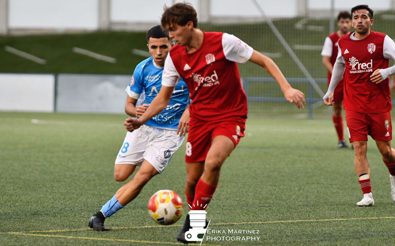 cdcaspe_oficial's tweet image. 20251019 Hemos conseguido mantener la regularidad de partido.
Javier Romero, entrenador del CDCaspe, señalaba que el resultado del encuentro frente al CDBinéfar (0-1, Charneca) era importante, no solo por los tres puntos sino por cómo se habían conseguido.
cdcaspe.es/Informaciones/…