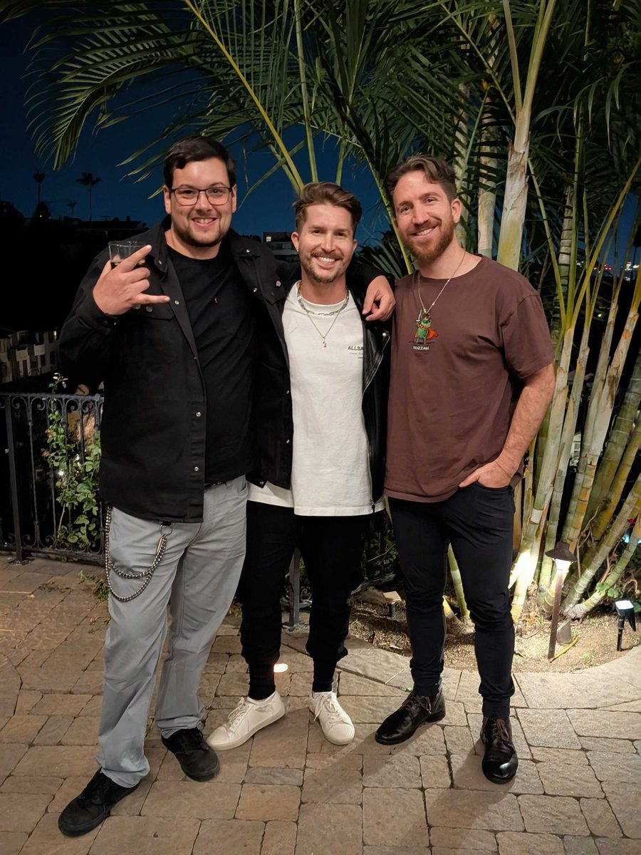 The OSRS boys throw a great party 🎉🤘🏻 <a href="/OldSchoolRS/">Old School RuneScape</a>