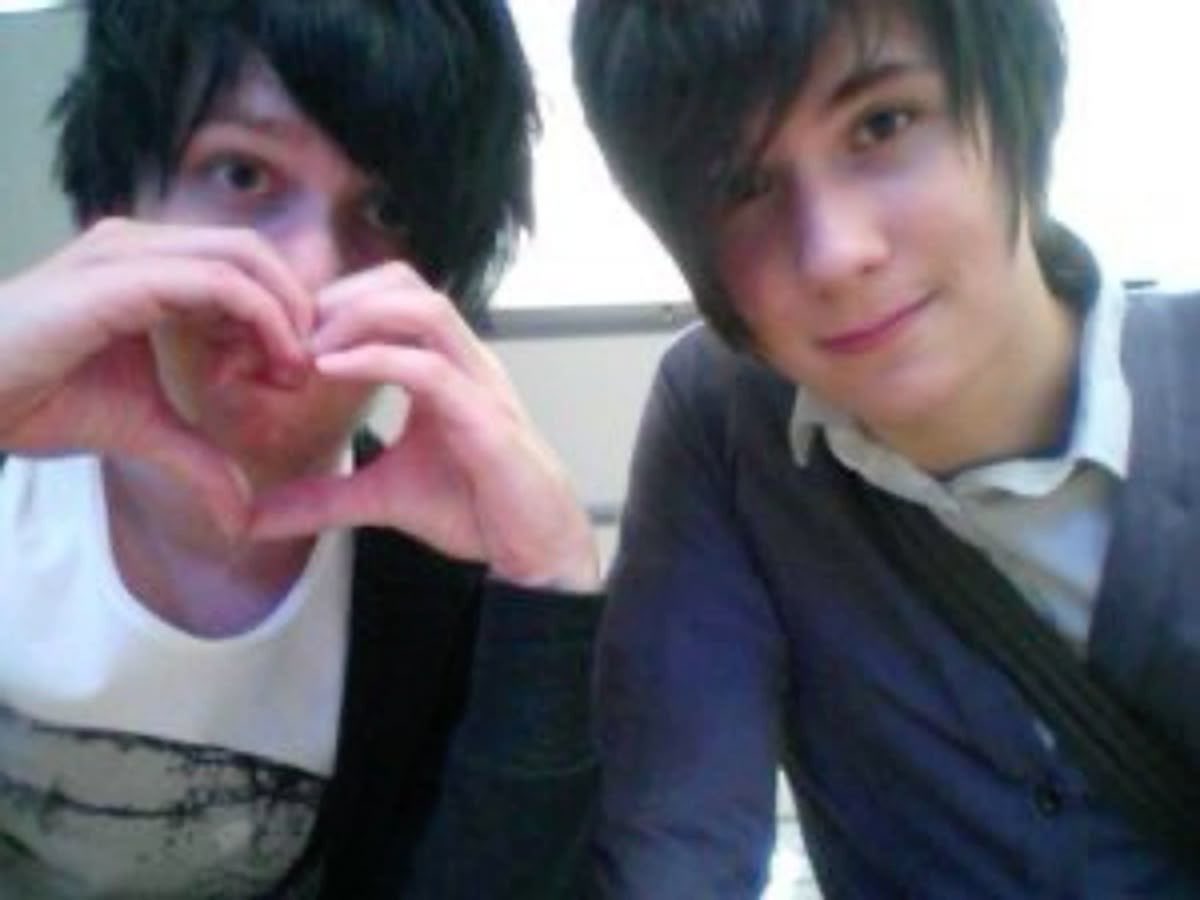 shuushiotsuki's tweet photo. Happy 16th anniversary to these two, I hope they had a great day ❤️ #16yearsofdanandphil https://t.co/79exkyGf3t