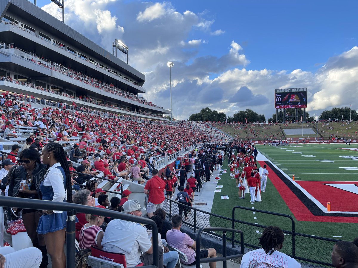Had a great visit with <a href="/RaginCajunsFB/">Louisiana Ragin’ Cajuns® Football</a>. Looking forward to getting back, thanks again <a href="/coachstringer/">Reed Stringer</a>. <a href="/ShedrickMckenz2/">Miss-Lou Recruits</a> <a href="/michaeldes1/">Michael Desormeaux</a> <a href="/RaginCajunsFB/">Louisiana Ragin’ Cajuns® Football</a> <a href="/CajunsFBRecruit/">Ragin' Cajuns Football Recruiting</a> <a href="/CoachKJohnson1_/">Keland Johnson</a> <a href="/shayhodge3/">Shay Hodge™</a> <a href="/CoachDDuggan/">David Duggan</a> <a href="/MalcolmLRollins/">Malcolm Rollins</a> <a href="/JARaiderFB/">JA Raider Football</a> <a href="/MacCorleone74/">Rion (Ree-un) Young</a> <a href="/Rebels247/">David Johnson</a>