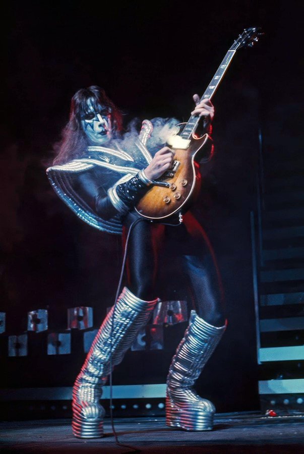 𝐊𝐈𝐒𝐒𝐨𝐩𝐨𝐥𝐢𝐬 tweet media