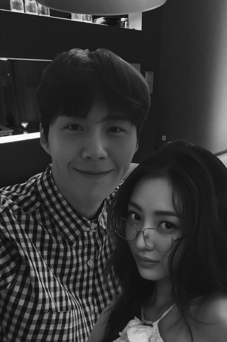 KALIBRASl's tweet image. #ʀᴇᴢᴀ

Selamat tanggal 20 🎊

Selamat 10 tahun Twice.
Selamat 26 bulan @KALIBRASl dan @personaode.