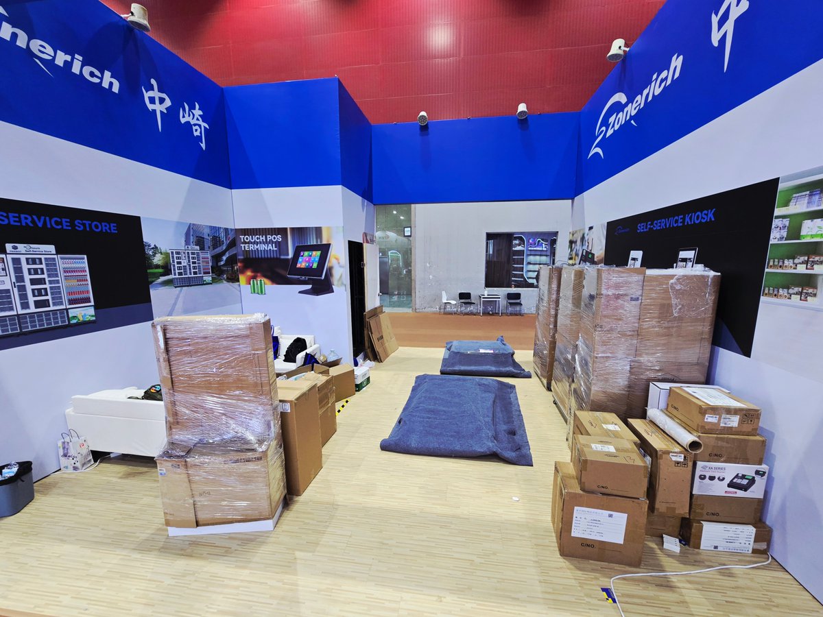 FrankieZonerich's tweet image. Wrapping up the Canton Fair! 
Great talks with buyers worldwide, real feedback, and ideas to make our products better. Meaningful journey! 🌏 #CantonFair #SalesJourney
