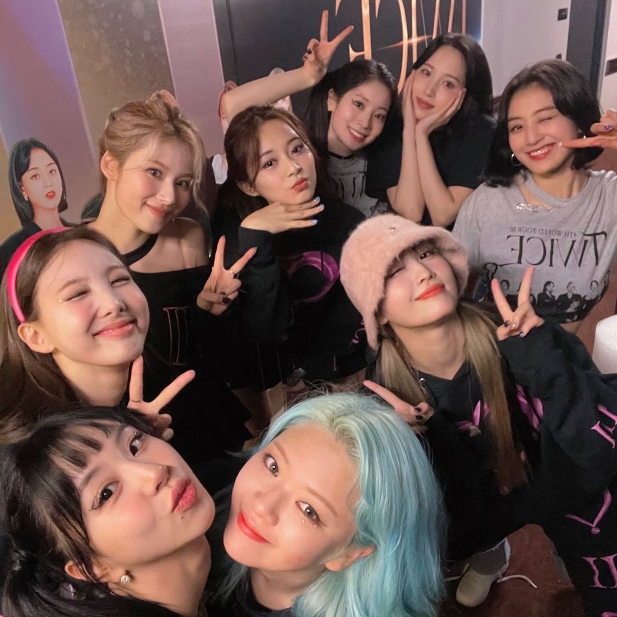 트와이스 10주년 축하해!🤍
앞으로도 빛날수있도록 계속 함께할께✨

#트와이스의스토리는10년째연재중
#The10thPageOfTWICEStory
#TWICE