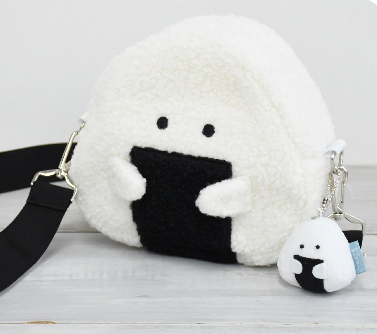おにぎりさんのサコッシュ🍙
今年もｷｬﾝﾍﾟｴﾝしたかったけど....
在庫が不安定なのでできず、売り切れたら次の入荷は未定ﾃﾞｽ🍙
