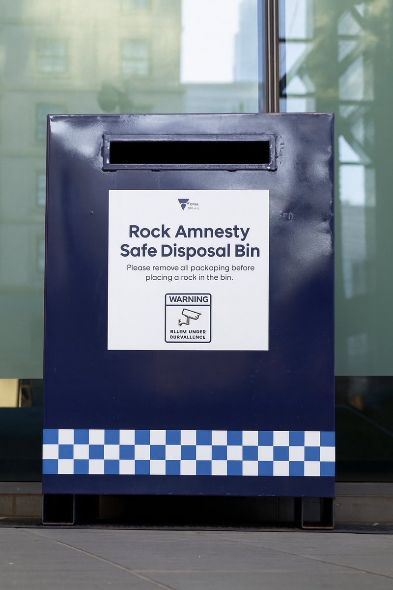 The Victorian Government have announced a plan to prevent left-wing protest groups throwing rocks at police.