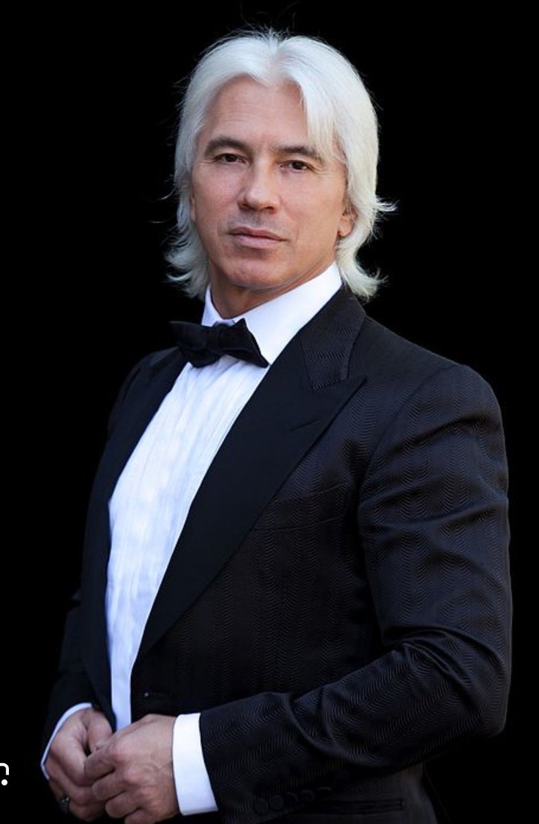 Dmitri Hvorostovsky (1962-2017) fue un barítono ruso excepcional. Tuve el privilegio de escucharlo en <a href="/PalacioOficial/">PalaciodeBellasArtes</a> hace algunos años…
Celebro que <a href="/JLozanoA/">𝐉𝐚𝐯𝐢𝐞𝐫 𝐋𝐨𝐳𝐚𝐧𝐨 𝐀.</a> y <a href="/LeonardoCurzio/">Leonardo Curzio</a> lo recuerden en su diálogo de <a href="/Radio_Formula/">Grupo Fórmula</a> : 
open.spotify.com/episode/4ezDNw…