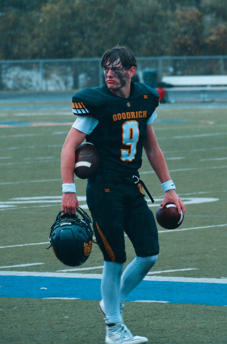 BaseballEdmonds's tweet image. Flint Metro League Champs. 🏈🔥❤️ #GoodrichMartians