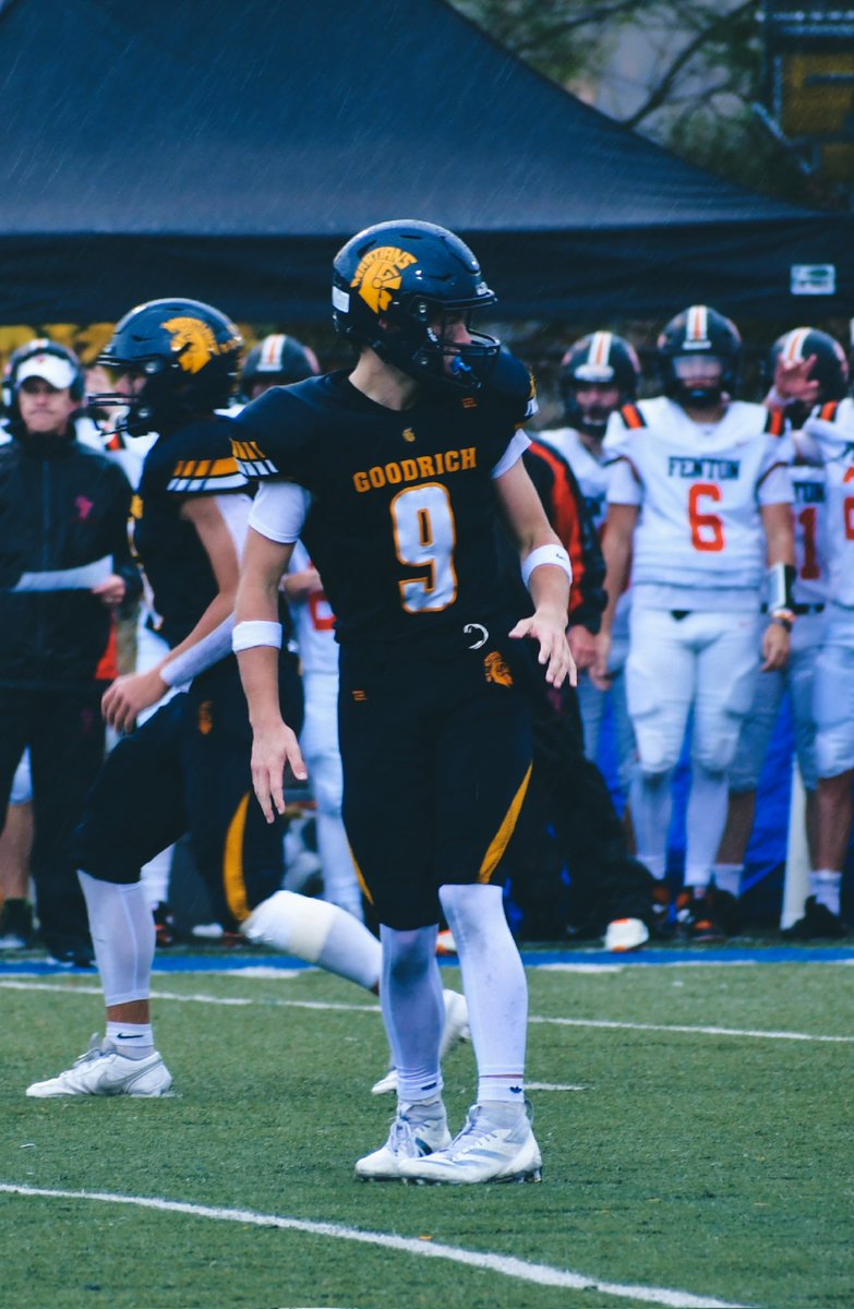 BaseballEdmonds's tweet image. Flint Metro League Champs. 🏈🔥❤️ #GoodrichMartians