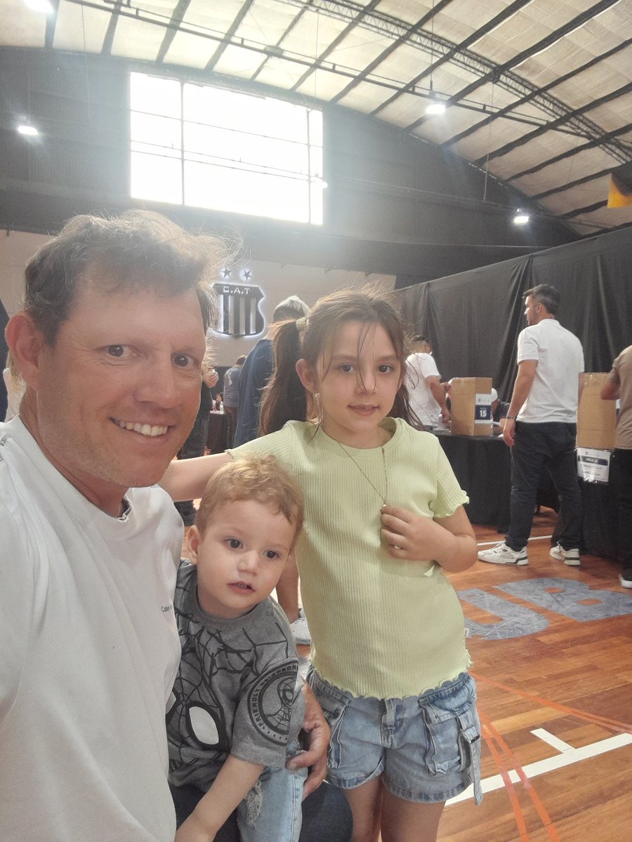 CastagnoJuan's tweet photo. #Talleres Día de elección! Una vez más marcando el rumbo y haciendo historia en nuestra provincia! Participación histórica de socios votando para elegir presidente! Ahora vamos por más! Te lo pide la gente! https://t.co/qAdcRGpF8W