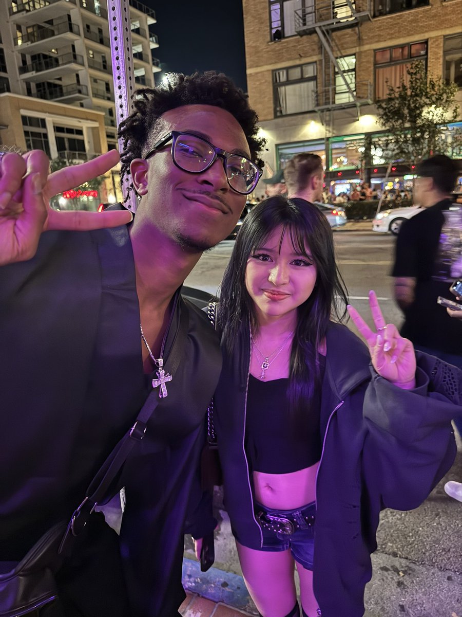 Ph3nomOfficial's tweet image. Dropping All The Flicks Of People I Met At The Con 💜
