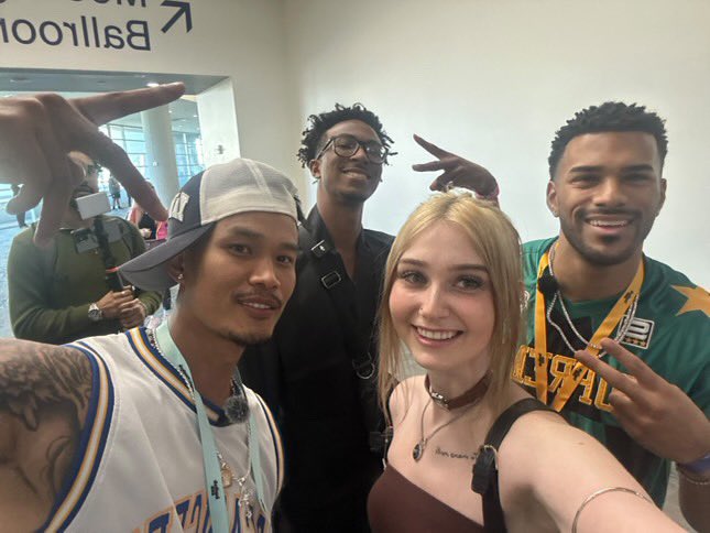 Ph3nomOfficial's tweet image. Dropping All The Flicks Of People I Met At The Con 💜