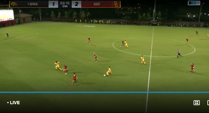 HuesmannKyle's tweet photo. Oh my goodness this was a huge miss by the sideline official. https://t.co/DloBdDT6Kk