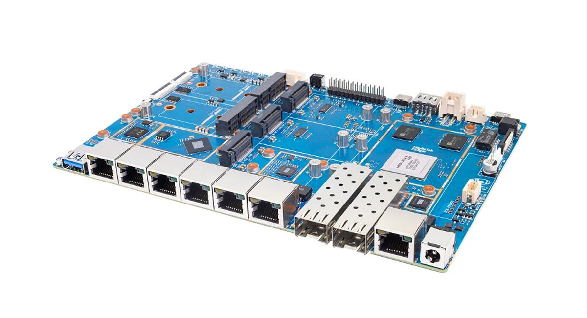 cnxsoft's tweet image. .@MediaTek Filogic 880 router board with 2x 10GbE SFP+ cages. 7x RJ45 ports, optional WiFi 7 support.
cnx-software.com/2025/10/20/ban…

The @sinovoip Banana Pi BPI-R4 Pro is a new router board based on MediaTek MT7988A Cortex-A73 SoC with 8GB RAM, offering two 10GbE SFP+ cages/RJ45 ports…