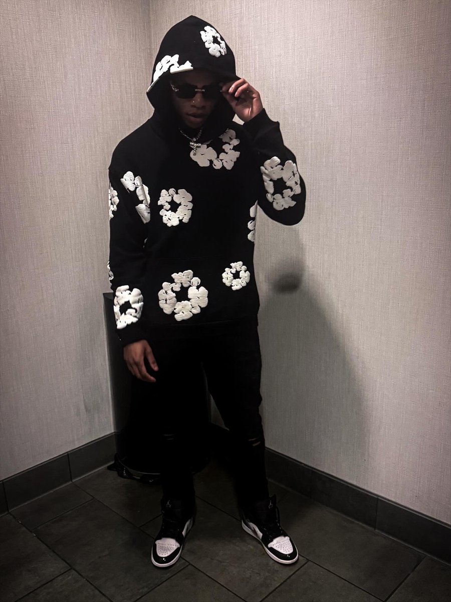 Zoinamaru's tweet photo. Niggas ain’t seen what I seen https://t.co/oPuC5a71PD