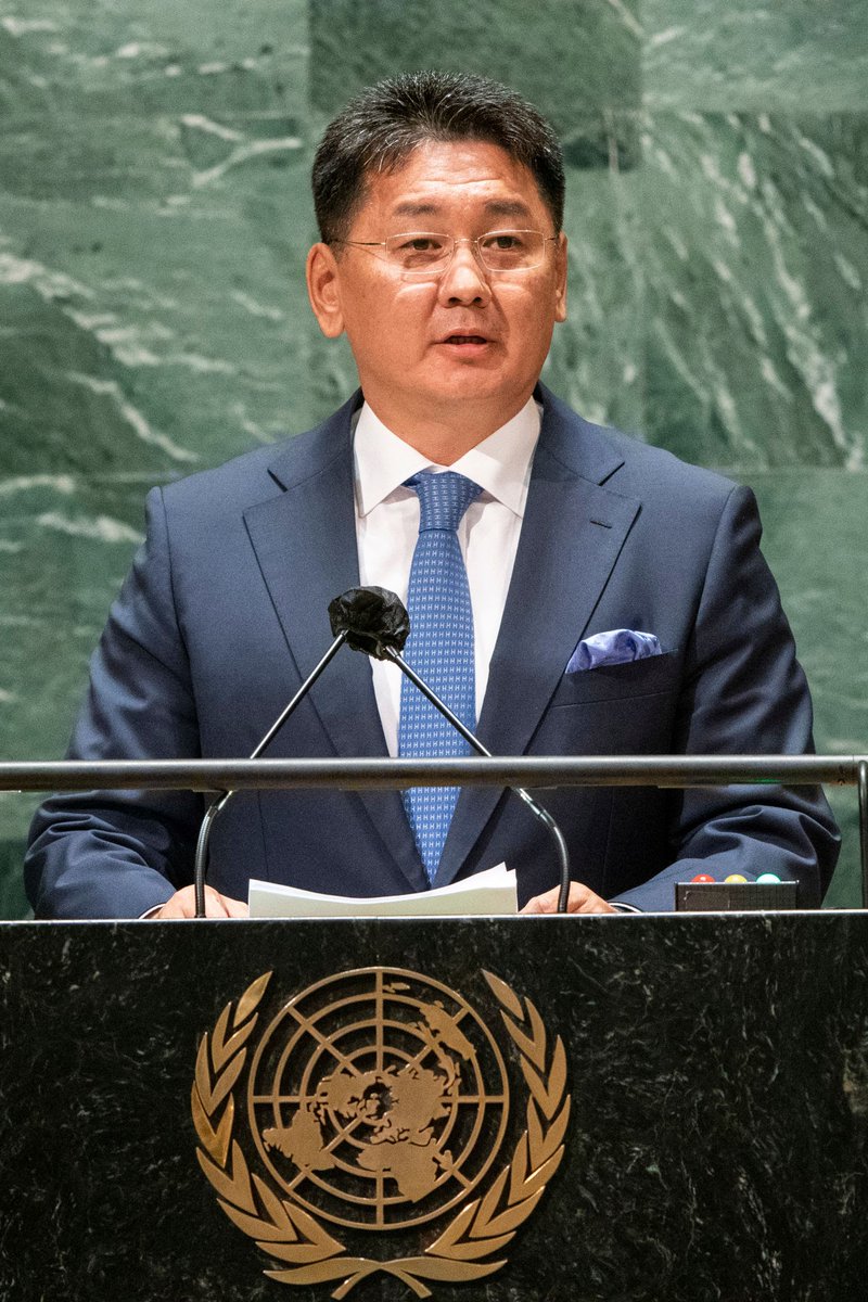 Монгол төрийн тэргүүн, Монгол улсын ерөнхийлөгч, зэвсэгт хүчний ерөнхий командлагч, Монгол улс, үндэстний эрх ашиг, ардчилал эрх чөлөөг сахин хамгаалж буй У.Хүрэлсүх засгийн газрыг огцруулах нүүрсний хулгайчдын хууль бус төрийн эргэлтэд бүхэлд нь хориг тавилаа 💪💪💪