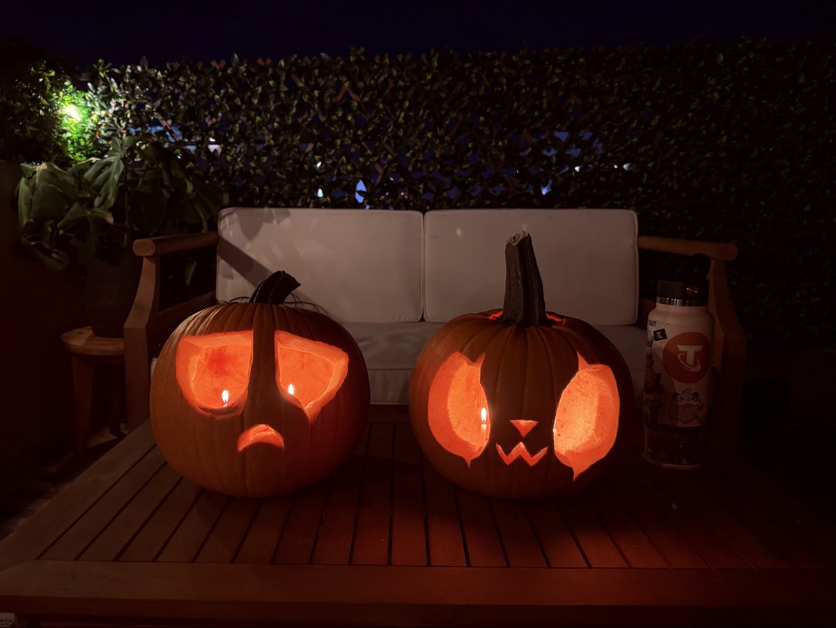 Carved Amumu + Yuumi pumpkins tonight 🎃