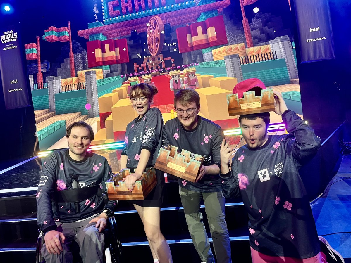 MC Championship (@mcchampionship_) on Twitter photo YOUR COPPER CROWN WINNERS!!!
THE PINK PARROTS!!! 👑
<a href="/froubery/">fruit - Twitchcon SD</a>, <a href="/GeminiTayMC/">GeminiTay</a>, <a href="/GTWScar/">GoodTimesWithScar</a>, <a href="/GrianMC/">Grian</a> YOUR COPPER CROWN WINNERS!!!
THE PINK PARROTS!!! 👑
<a href="/froubery/">fruit - Twitchcon SD</a>, <a href="/GeminiTayMC/">GeminiTay</a>, <a href="/GTWScar/">GoodTimesWithScar</a>, <a href="/GrianMC/">Grian</a>