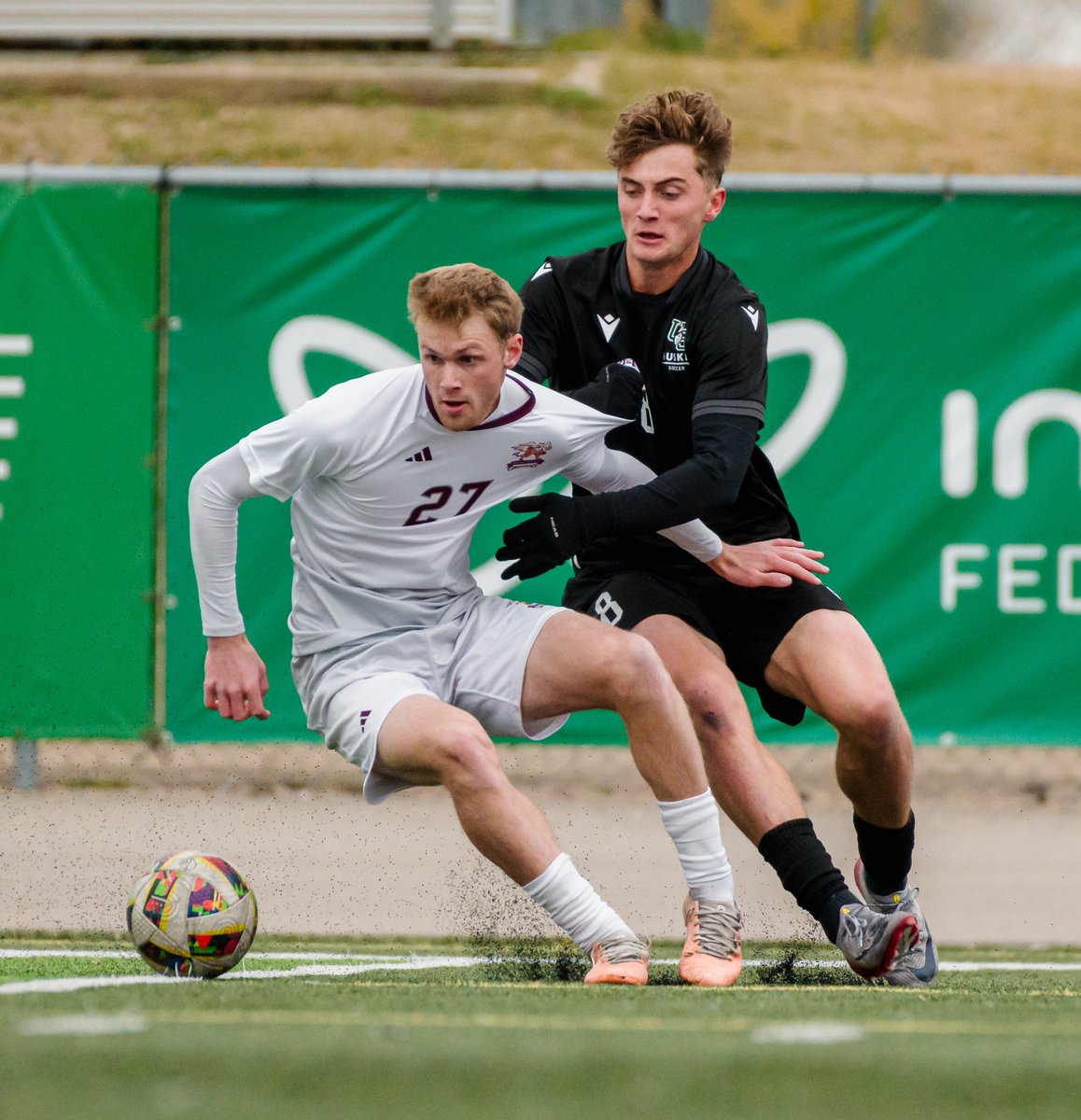 M⚽️| FINAL
<a href="/GriffinsMSOC/">MacEwan Griffins Men's Soccer</a> finishes season unbeaten in their final four games after drawing 1-1 with <a href="/HuskieAthletics/">Huskie Athletics</a> in #YXE. 
Their final record is 2-7-5. Stay tuned for a recap.
#GriffNation
📷 Electric Umbrella

BOXSCORE➡️macewangriffins.ca/sports/msoc/20…