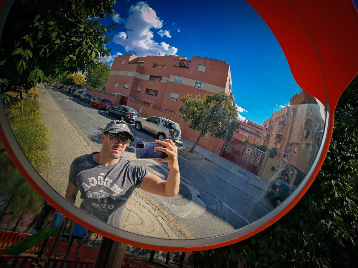 A veces solo necesitas un reflejo para recordar quién eres.