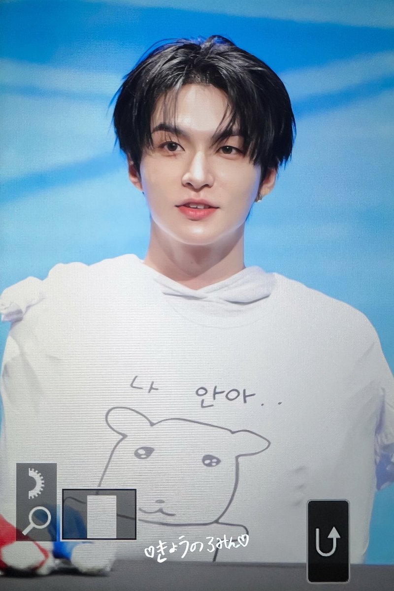 orj_lr's tweet image. 251019 라이징스타ෆ

옷이 작아서 팔이 안들어간 미니의 나 안아..ㅋㅋ

#로민 #엘라스트 #ELAST