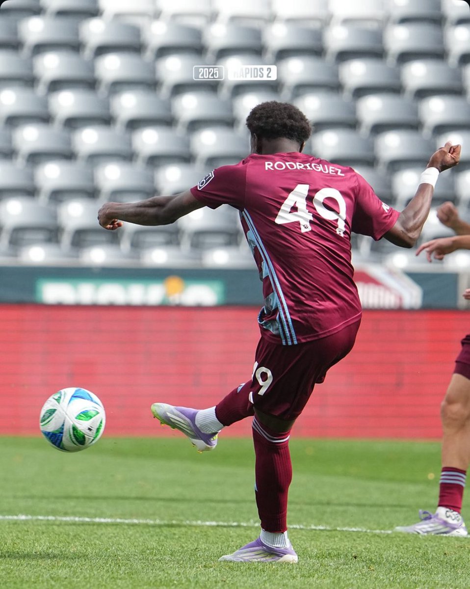 LegionCatracha's tweet photo. #MLS #NextPro 🇺🇸 GOLAZO 🚀 de Antony Garcia para iniciar el camino de los @Rapids_2 a la semifinal de conferencia tras vencer 3-2 al @wfc2 ‼️
Ya son 5 goles en la temporada para Garcia que salió de cambio al 64” https://t.co/oxEKpJDByi